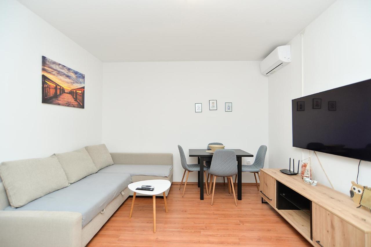 Apartmensts Arsen 928 Pula Exterior photo