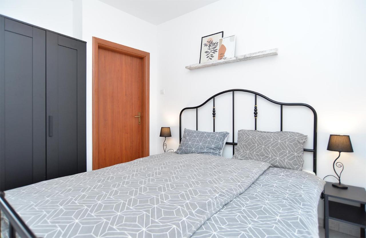 Apartmensts Arsen 928 Pula Exterior photo